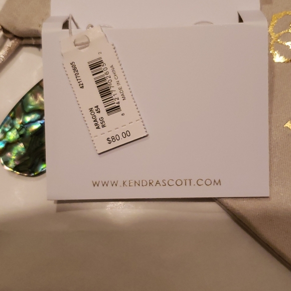 NEW Kendra Scott Earrings - Picture 6 of 6